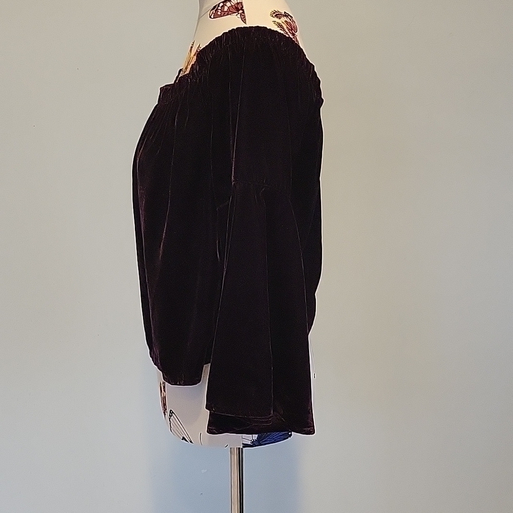 Deep Purple Off The Shoulder Velvet Bell Sleeved Top. Size Is M. - Picture 2 of 6